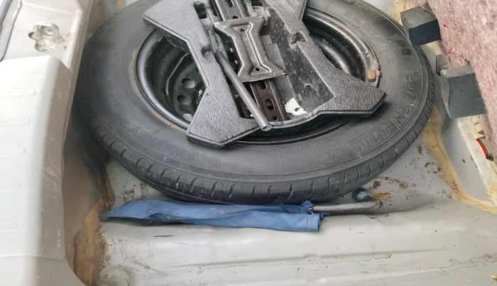 2016 Maruti Celerio VXI (O), Petrol, Manual, 1,86,614 km, tyre