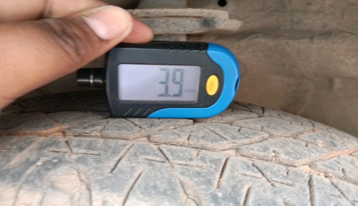 2012 Maruti Swift VXI, Petrol, Manual, 76,620 km, tyre