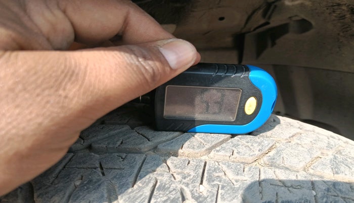 2012 Maruti Swift VXI, Petrol, Manual, 76,620 km, tyre