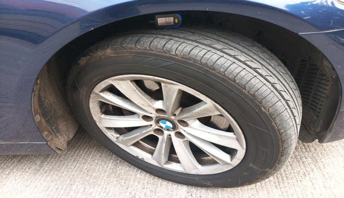 2011 BMW 5 Series 525D 3.0, Diesel, Automatic, 1,76,851 km, tyre