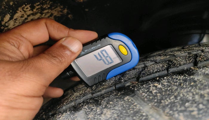 2016 Audi Q7 45 TDI QUATTRO PREMIUM PLUS, Diesel, Automatic, 1,22,943 km, tyre