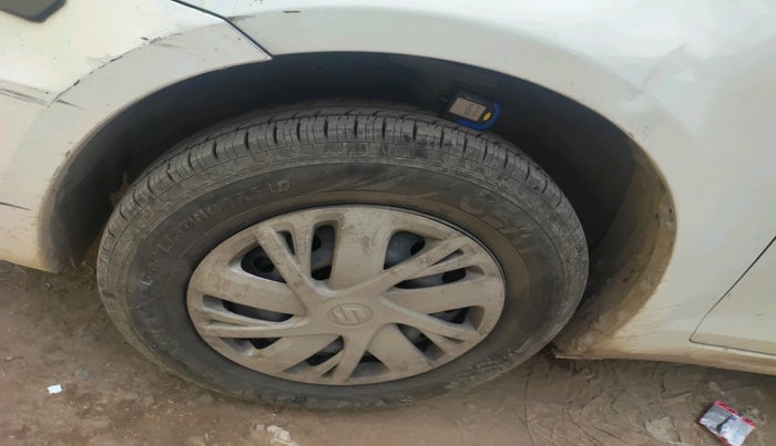 2015 Maruti Swift VXI, Petrol, Manual, 41,840 km, tyre