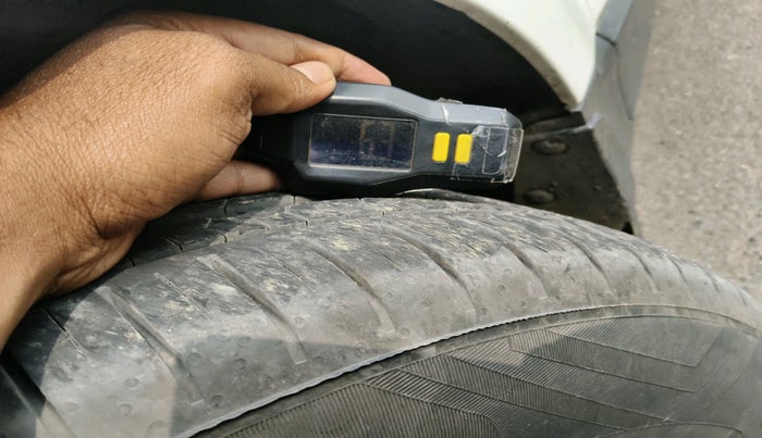 2020 Ford Ecosport TITANIUM 1.5L SPORTS(SUNROOF) DIESEL, Diesel, Manual, 1,22,703 km, tyre