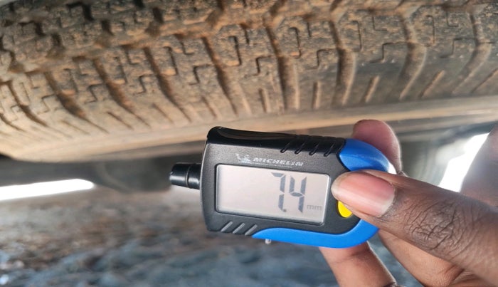 2018 Tata Hexa XTA 4X2 7 STR, Diesel, Automatic, 81,611 km, tyre