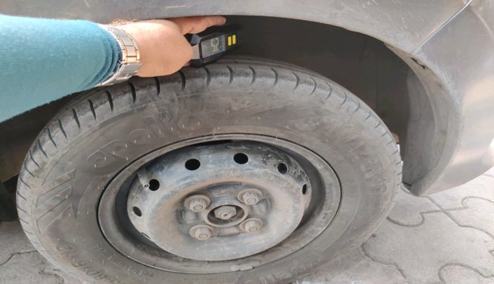 2018 Maruti Alto 800 LXI CNG, CNG, Manual, 1,51,947 km, tyre