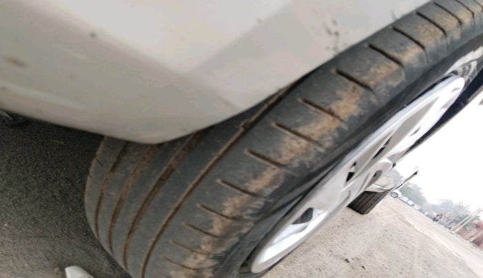 2022 Maruti Ertiga VXI CNG, Petrol, Manual, 84,505 km, tyre