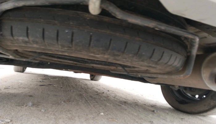 2022 Maruti Ertiga VXI CNG, Petrol, Manual, 84,505 km, tyre