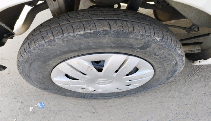 2023 Maruti Alto LXI O, Petrol, Manual, 33,257 km, tyre