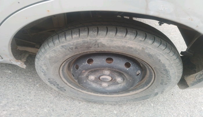 2013 Maruti Alto 800 VXI, Petrol, Manual, 97,500 km, tyre