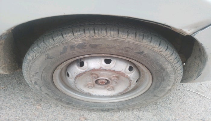 2013 Maruti Alto 800 VXI, Petrol, Manual, 97,500 km, tyre