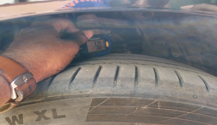 2017 Audi A4 30 TFSI PREMIUM PLUS, Petrol, Automatic, 55,912 km, tyre