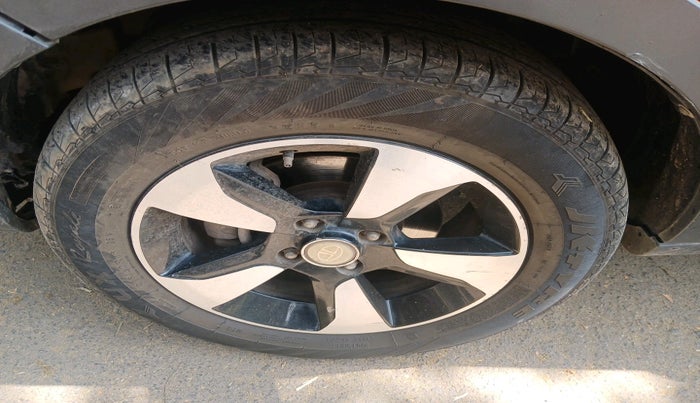 2017 Tata NEXON XZ PLUS DIESEL, Diesel, Manual, 1,13,941 km, tyre