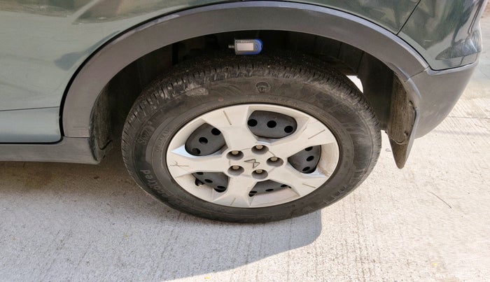 2022 Mahindra XUV300 W6 1.5 DIESEL AMT, Diesel, Automatic, 41,821 km, tyre