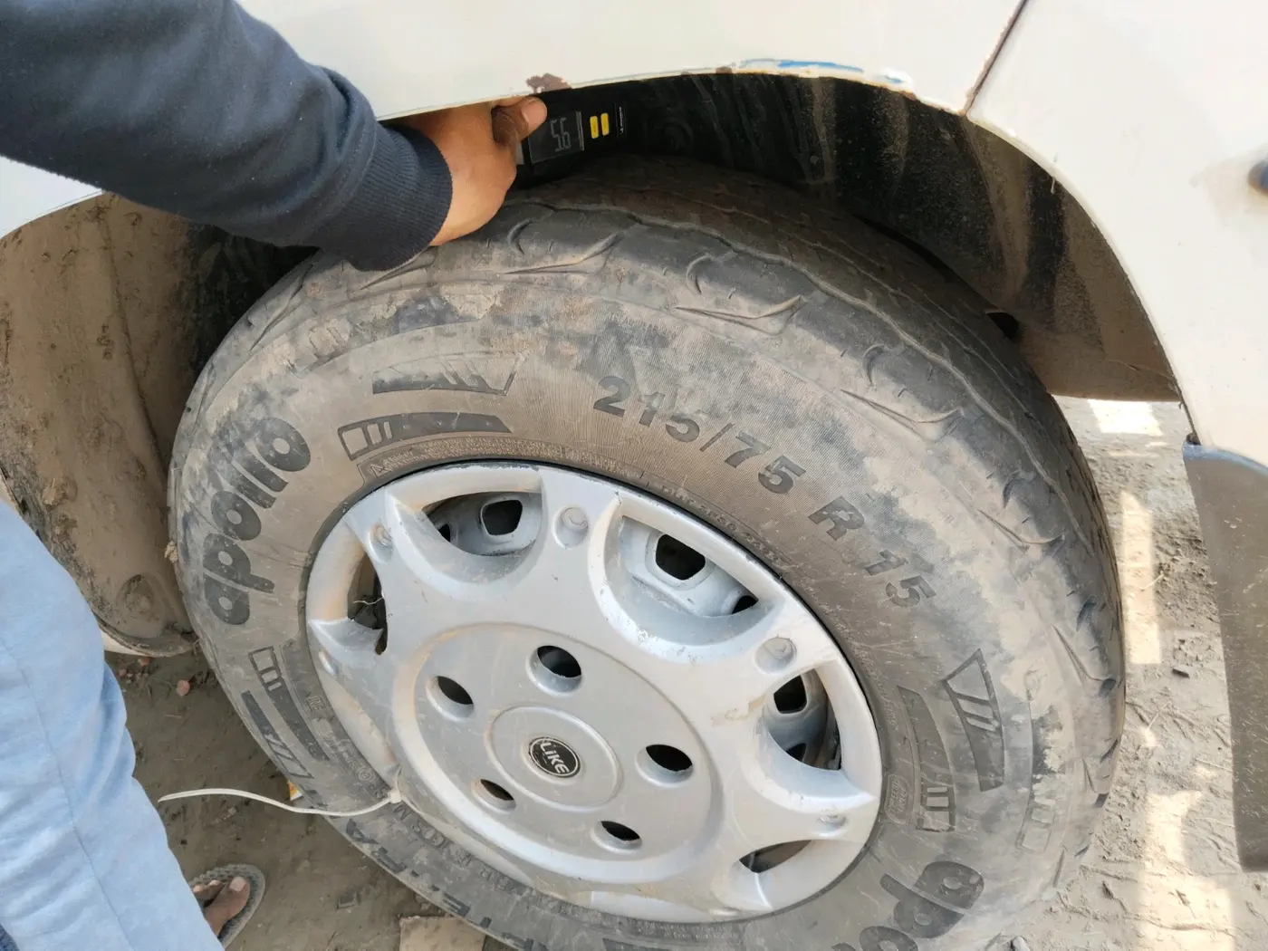 2021 Mahindra BOLERO NEO N 4, Diesel, Manual, 1,00,000 km, tyre