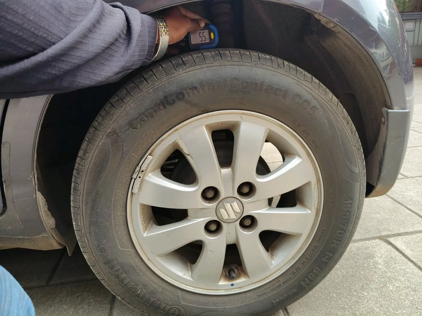 2013 Maruti Ritz ZXI, Petrol, Manual, 58,296 km, tyre