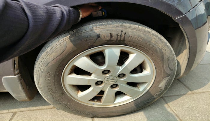 2013 Maruti Ritz ZXI, Petrol, Manual, 58,296 km, tyre