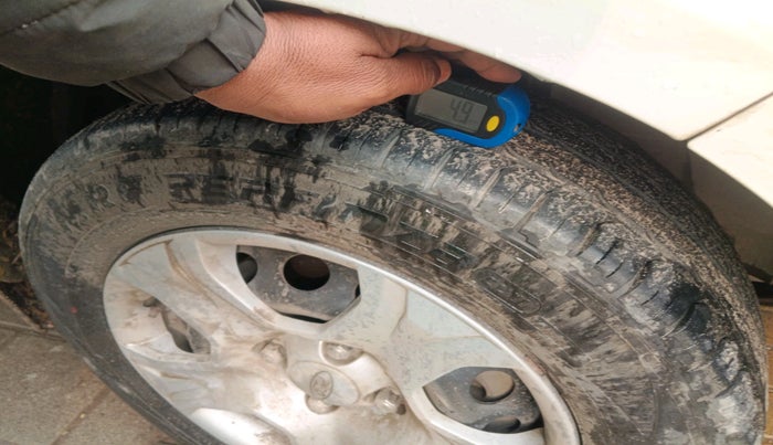 2017 Ford Ecosport AMBIENTE 1.5L DIESEL, Diesel, Manual, 1,08,004 km, tyre