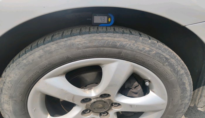 2012 Skoda Rapid ACTIVE 1.6 TDI CR MT, Diesel, Manual, 2,31,894 km, tyre