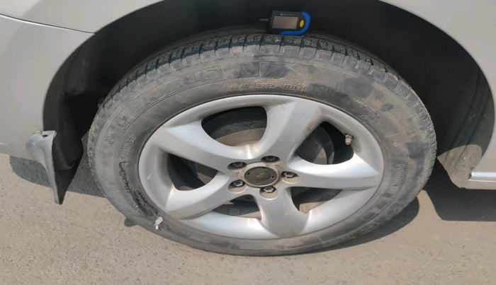 2012 Skoda Rapid ACTIVE 1.6 TDI CR MT, Diesel, Manual, 2,31,894 km, tyre