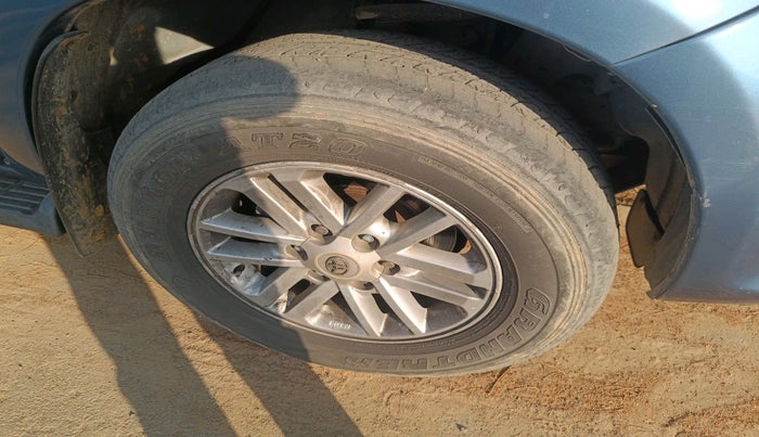 2013 Toyota Fortuner 3.0 4X2 AT, Diesel, Automatic, 98,498 km, tyre