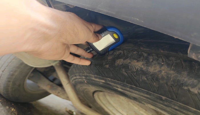 2019 Mahindra XUV500 W11, Diesel, Manual, 1,26,797 km, tyre