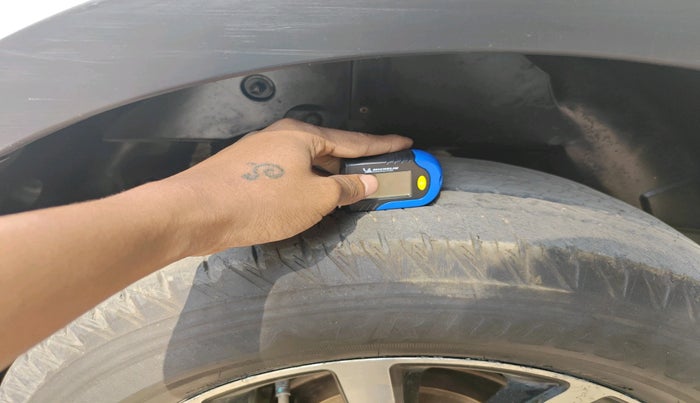 2019 Mahindra XUV500 W11, Diesel, Manual, 1,26,797 km, tyre