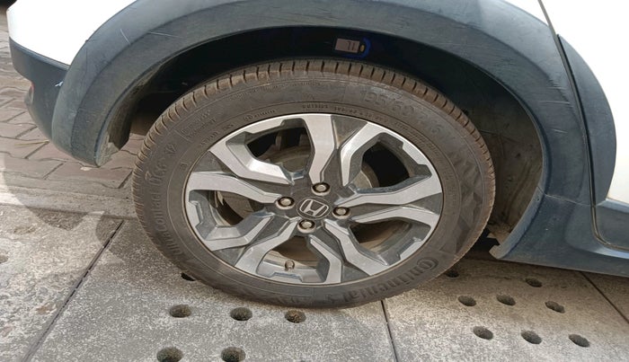 2017 Honda WR-V 1.2L I-VTEC VX MT, Petrol, Manual, 83,570 km, tyre