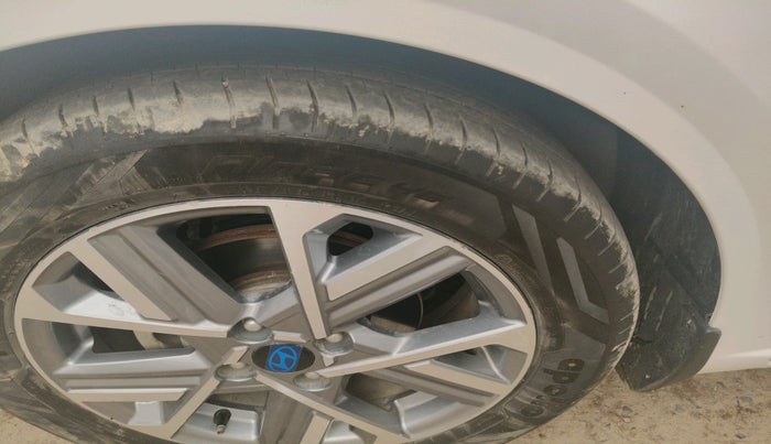 2024 Hyundai Verna SX 1.5 l MPI, Petrol, Manual, 30,288 km, tyre