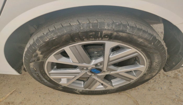 2024 Hyundai Verna SX 1.5 l MPI, Petrol, Manual, 30,288 km, tyre