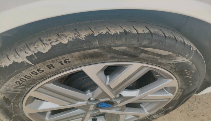 2024 Hyundai Verna SX 1.5 l MPI, Petrol, Manual, 30,288 km, tyre