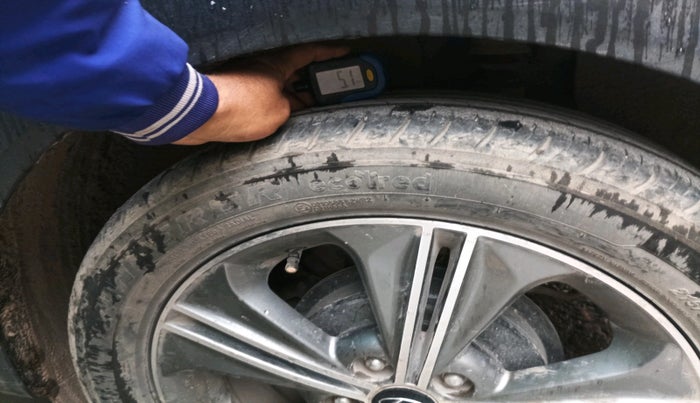 2017 Hyundai Creta SX PLUS AT 1.6 PETROL, Petrol, Automatic, 1,48,706 km, tyre