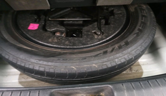 2017 Hyundai Creta SX PLUS AT 1.6 PETROL, Petrol, Automatic, 1,48,706 km, tyre