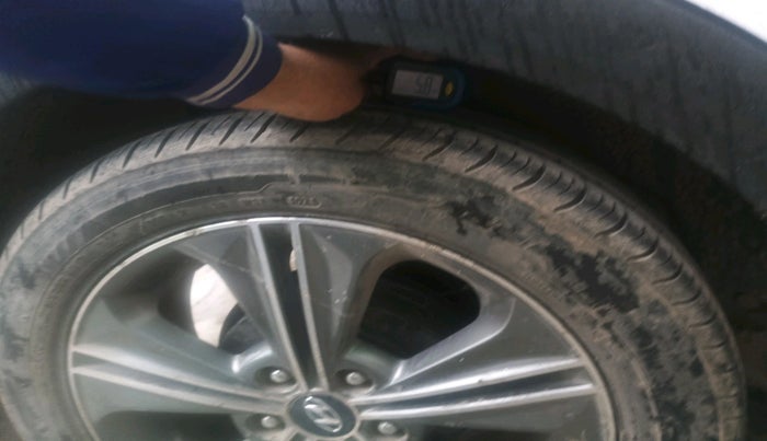 2017 Hyundai Creta SX PLUS AT 1.6 PETROL, Petrol, Automatic, 1,48,706 km, tyre