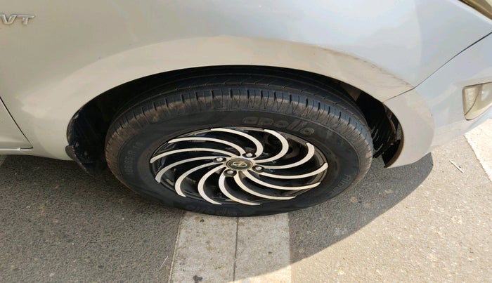 2013 Hyundai i20 ASTA 1.2, Petrol, Manual, 1,06,370 km, tyre