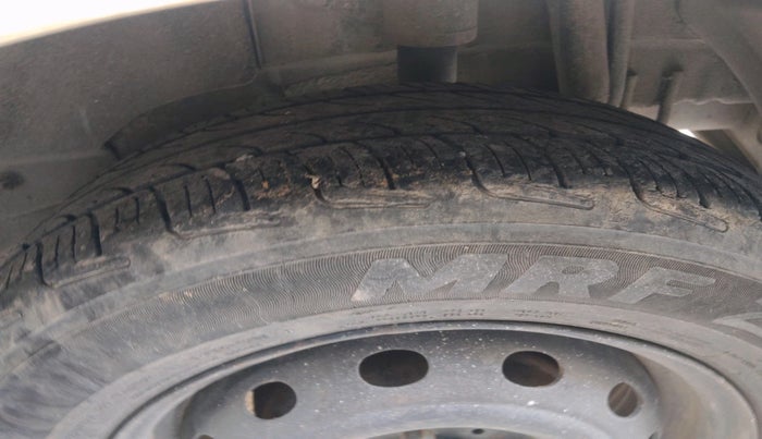 2011 Tata Indica Vista LS QUADRAJET, Diesel, Manual, 1,24,536 km, tyre