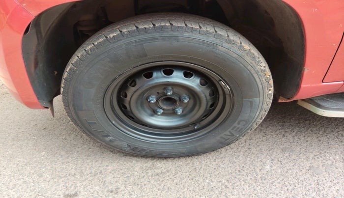 2017 Mahindra TUV300 T4 PLUS, Diesel, Manual, 87,856 km, tyre