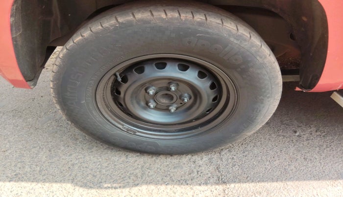 2017 Mahindra TUV300 T4 PLUS, Diesel, Manual, 87,856 km, tyre