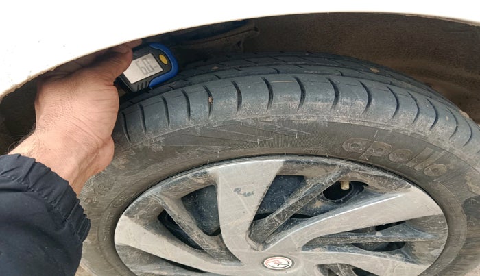 2015 Maruti Alto K10 VXI, Petrol, Manual, 49,416 km, tyre