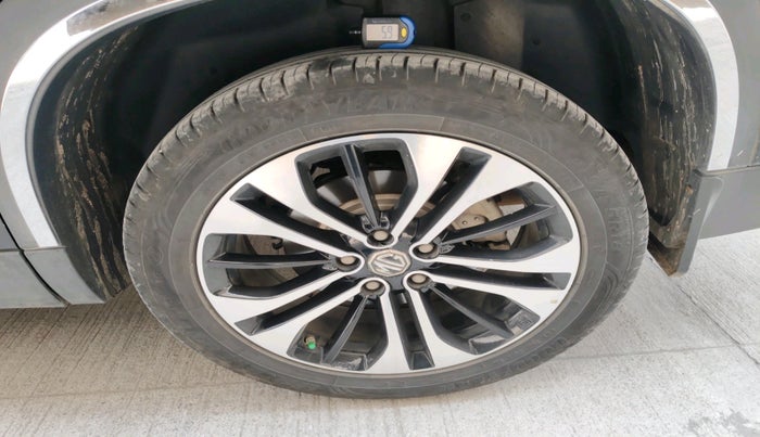 2021 MG HECTOR PLUS SHARP 1.5 PETROL TURBO DCT 6-STR, Petrol, Automatic, 1,11,043 km, tyre