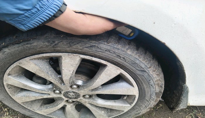 2014 Hyundai Verna FLUIDIC 1.6 CRDI SX, Diesel, Manual, 1,28,213 km, tyre