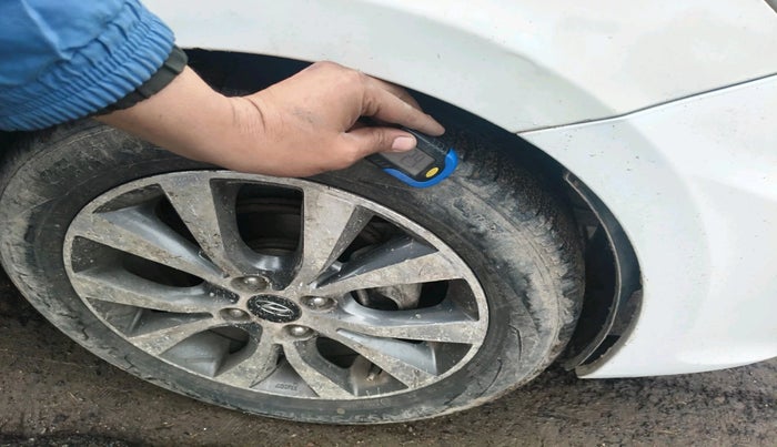 2014 Hyundai Verna FLUIDIC 1.6 CRDI SX, Diesel, Manual, 1,28,213 km, tyre