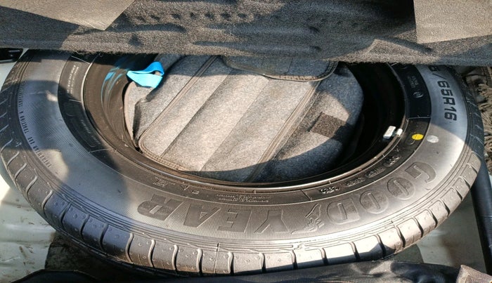 2020 KIA SELTOS HTX IVT 1.5 PETROL, Petrol, Automatic, 1,39,454 km, tyre