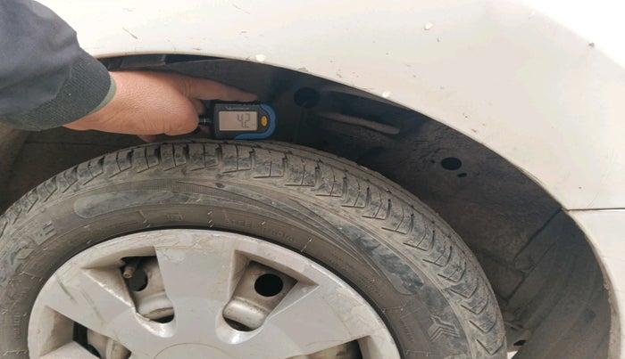 2011 Maruti Wagon R 1.0 LXI, Petrol, Manual, 97,456 km, tyre