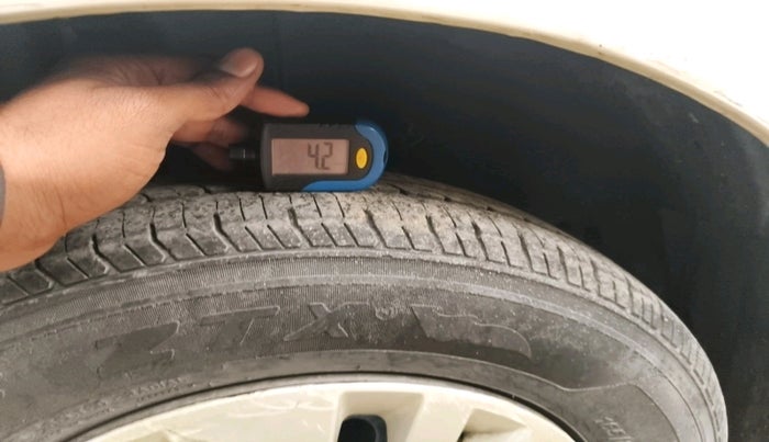 2014 Maruti Swift VDI, Diesel, Manual, 75,496 km, tyre