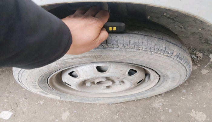 2016 Maruti Eeco 7 STR, Petrol, Manual, 1,18,525 km, tyre