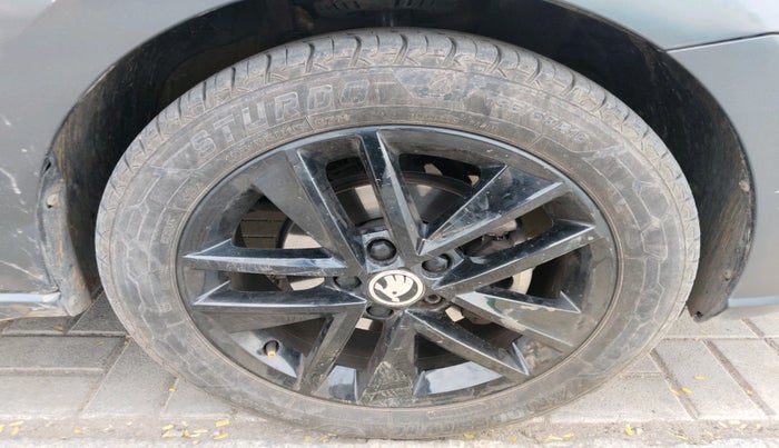 2021 Skoda Rapid AMBITION AT TSI, Petrol, Automatic, 1,03,867 km, tyre