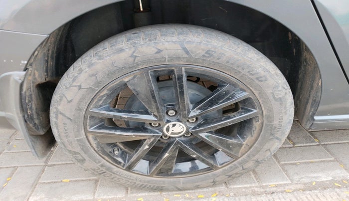 2021 Skoda Rapid AMBITION AT TSI, Petrol, Automatic, 1,03,867 km, tyre