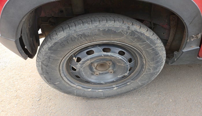 2017 Mahindra Kuv100 K4 D 6 STR, Diesel, Manual, 87,283 km, tyre