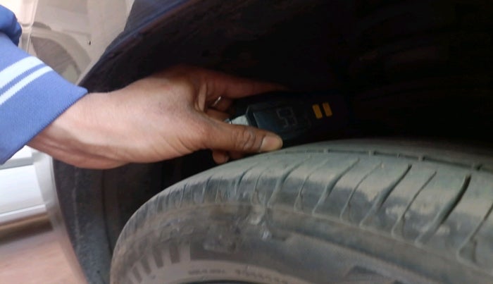 2017 Maruti Wagon R 1.0 VXI, Petrol, Manual, 36,391 km, tyre