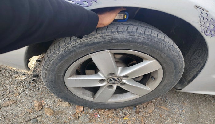 2012 Volkswagen Jetta COMFORTLINE TDI, Diesel, Manual, 1,83,401 km, tyre